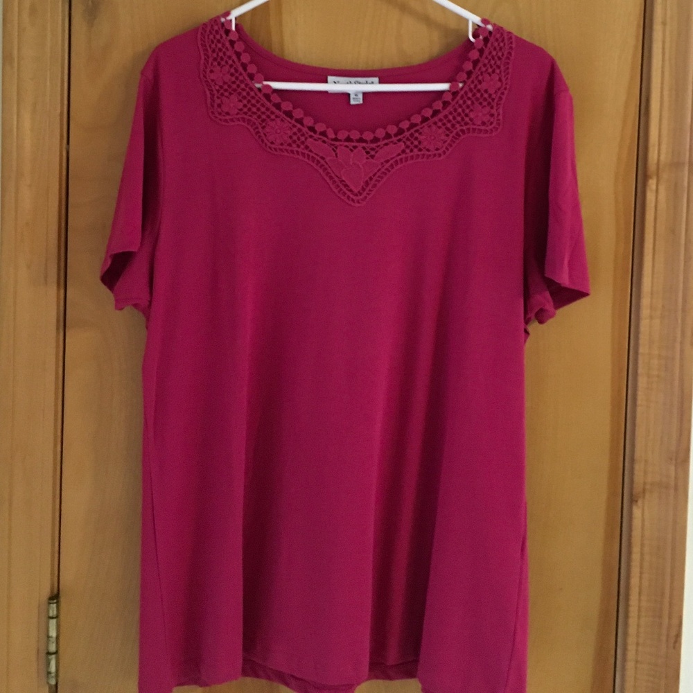 COPY - NorthStyle XL Lace Embellished Tee